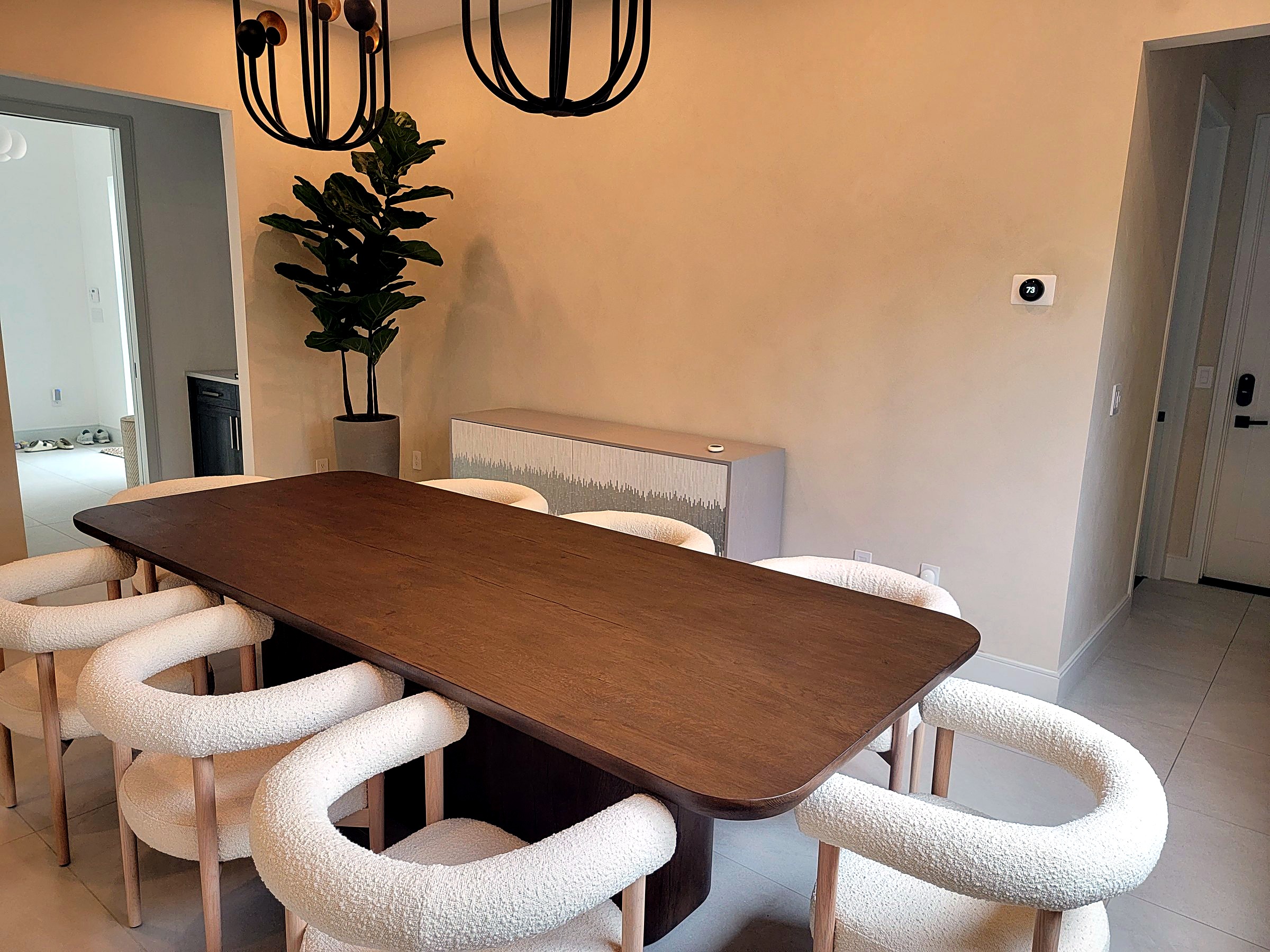 Dining room with softly layered limewash walls